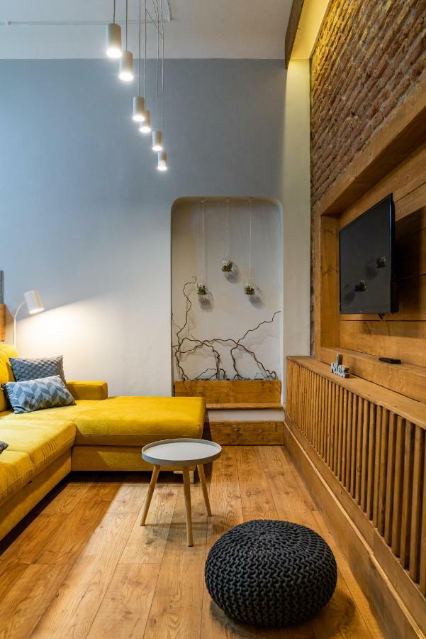 The Yellow Umbrella Studio Cluj-Napoca Exterior photo